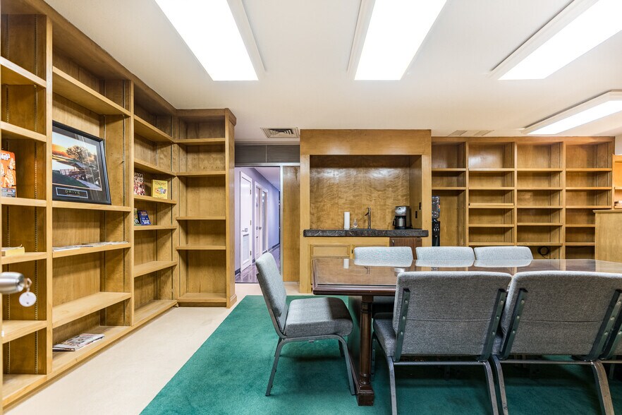 More Photos Of 622 Kempner, Galveston Loft Creative Space For Lease