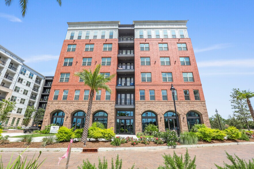 More Photos Of 5 Resort Dr, Savannah Apartments For Lease