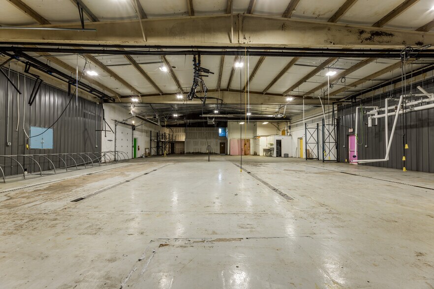 More Photos Of 535 W Poplar St, Fayetteville Warehouse For Lease