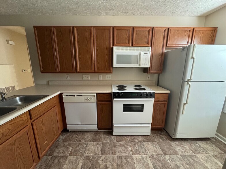 More Photos Of 301-307 Hinsdale Ave, Fayetteville Apartments For Sale