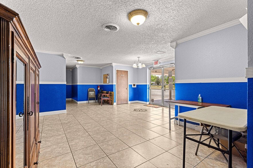 More Photos Of 484 Emerald Rd, Ocala Religious Facility For Sale