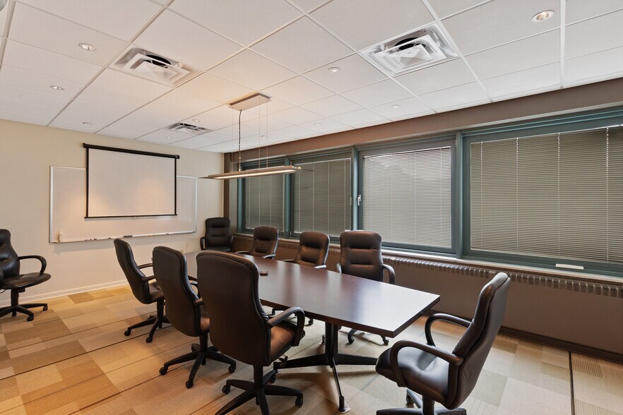 More Photos Of 850 Poplar St, Pittsburgh Flex For Sale