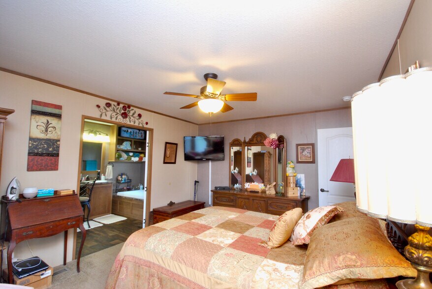 More Photos Of 12604 N State Highway 95, Cistern Restaurant For Sale