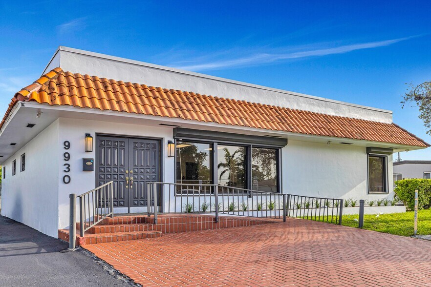 Primary Photo Of 9930 Bird Rd, Miami Office For Lease