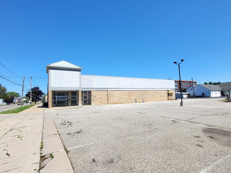 More Photos Of 1709 Liberty St, Erie Drugstore For Lease