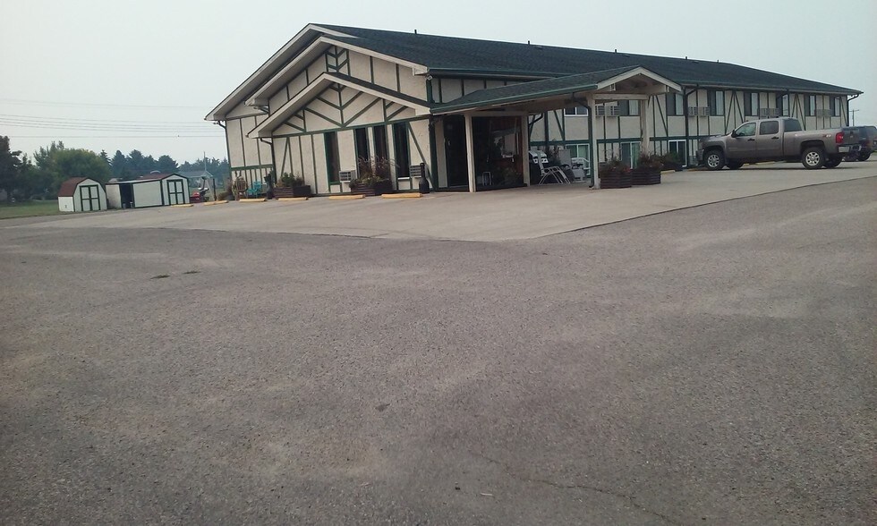 More Photos Of 1301 W Grand Xing, Mobridge Hotel For Sale