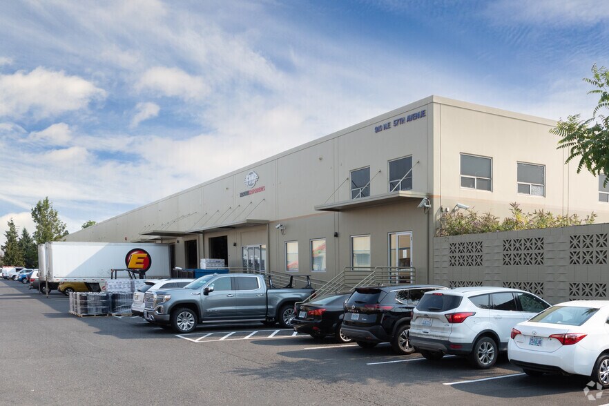 More Photos Of 920 NE 58th St, Portland Unknown For Lease