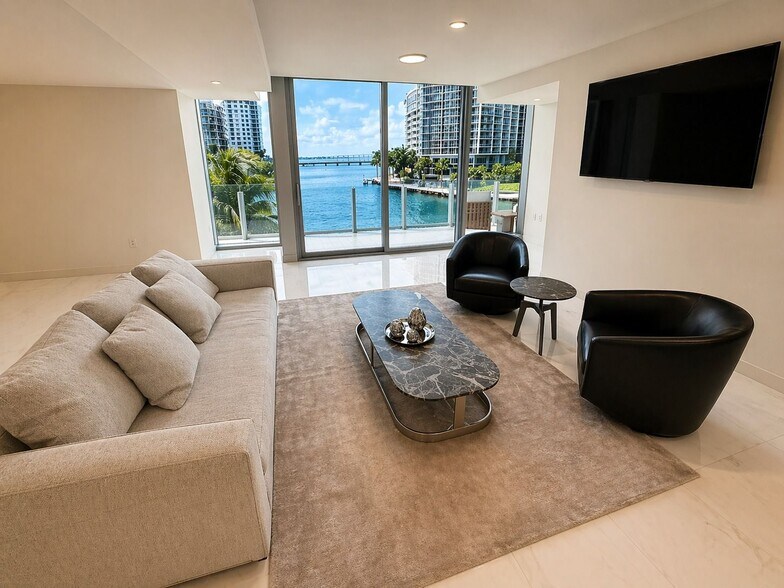 More Photos Of 300 Biscayne Boulevard Way, Miami Apartments For Lease