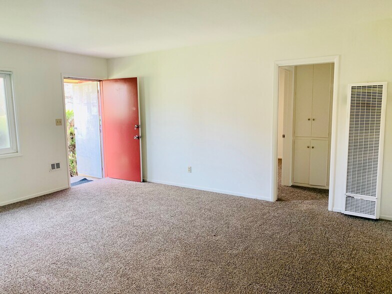 More Photos Of 1179 Felspar St, San Diego Apartments For Sale