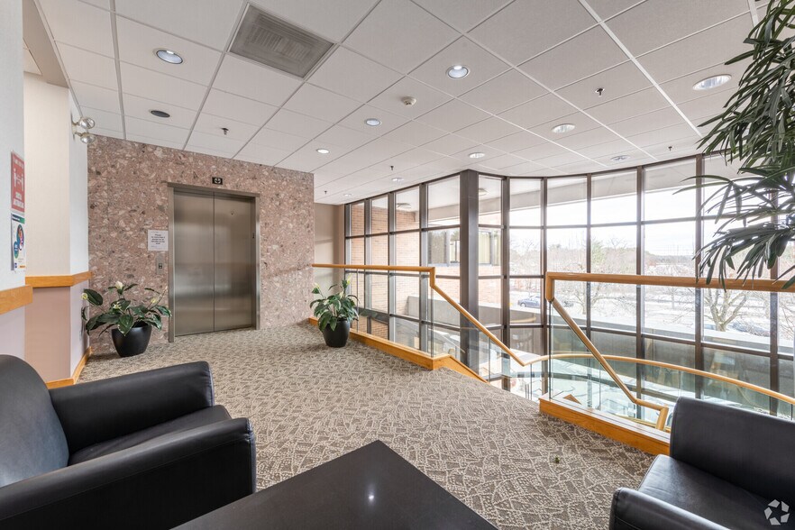 More Photos Of 10 Corporate Dr, Bedford Office For Lease