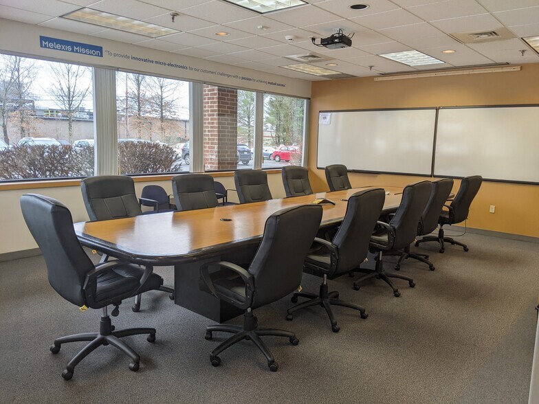 More Photos Of 15 Trafalgar Sq, Nashua Office For Lease