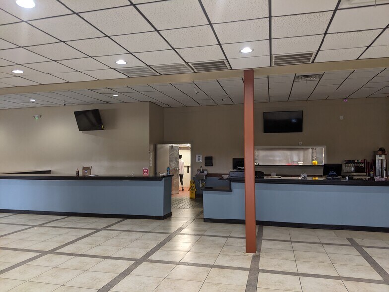 More Photos Of 5151 Avenue H, Rosenberg Restaurant For Sale