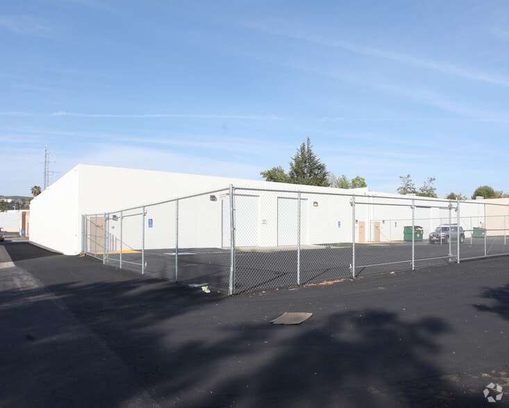 More Photos Of 480 Easy St, Simi Valley Warehouse For Lease