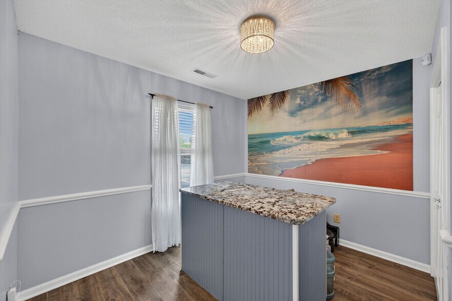 More Photos Of 104-H N Kerr Ave, Wilmington Office For Sale