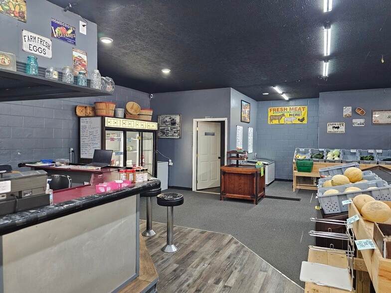More Photos Of 27090 Scott Hwy, Winfield Freestanding For Sale