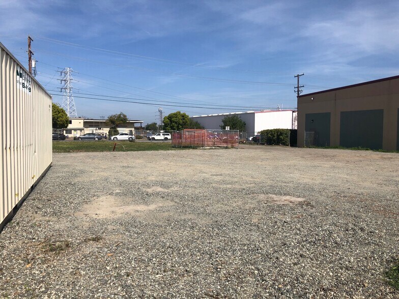 More Photos Of 1208-1214 Sunset Dr, Antioch Warehouse For Lease