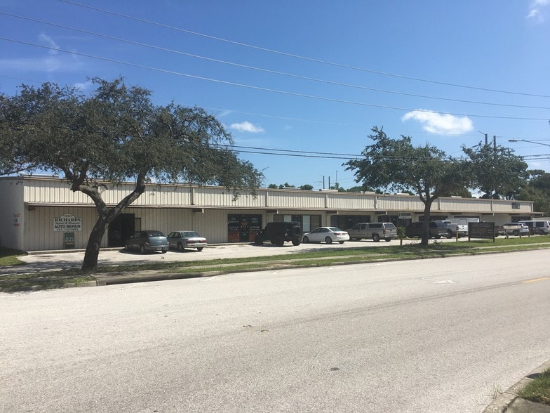 Primary Photo Of 705 Live Oak St, Tarpon Springs Warehouse For Sale
