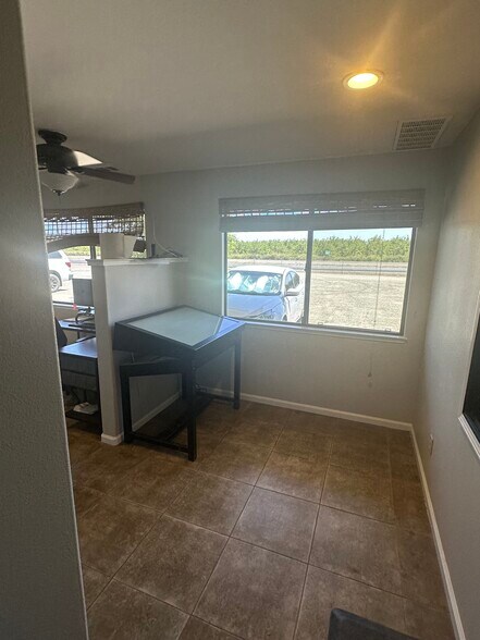 More Photos Of 5411-5461 5411-5461 CA-20 Hwy, Yuba City Warehouse For Lease