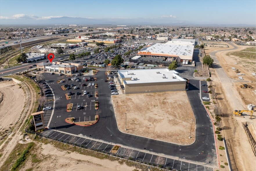 More Photos Of 44140 20th St W, Lancaster Storefront For Lease