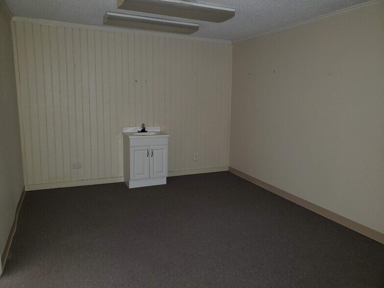 More Photos Of 3204 N MacArthur Blvd, Irving Medical For Sale