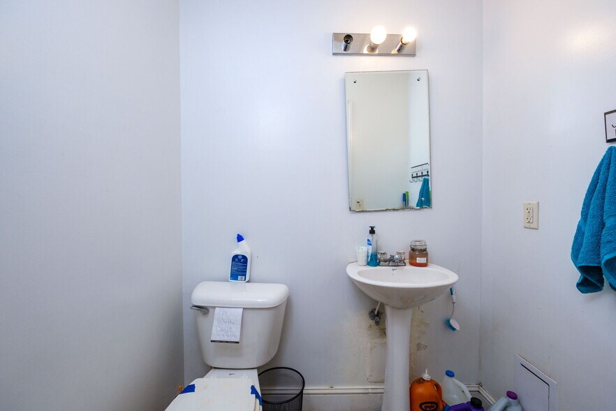 More Photos Of 1090 Virginia Ave, Harrisonburg Light Distribution For Sale