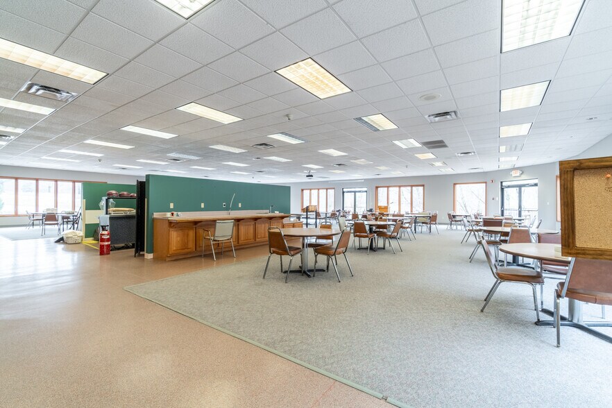 More Photos Of 25 Victory Noll Dr, Huntington Healthcare For Sale