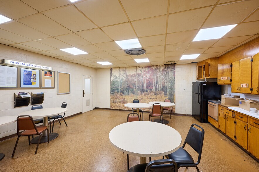 More Photos Of 352 Center St, Caledonia Manufacturing For Sale