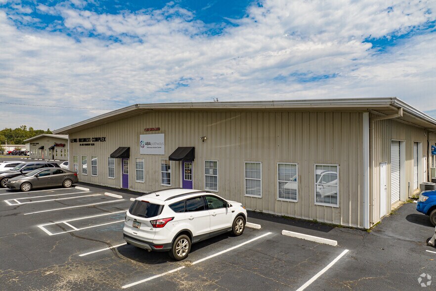More Photos Of 24 Joe Kennedy Blvd, Statesboro Warehouse For Lease