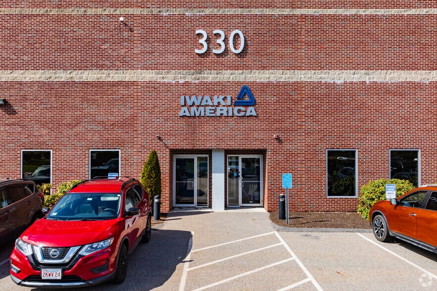 More Photos Of 330 Hopping Brook Rd, Holliston Warehouse For Lease