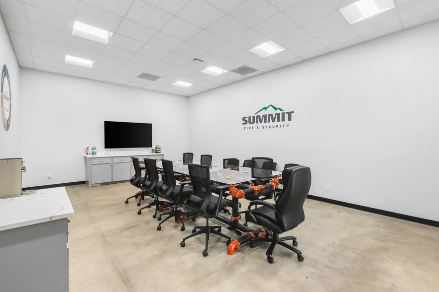 More Photos Of 5998 Imperial Loop, College Station Flex For Sale