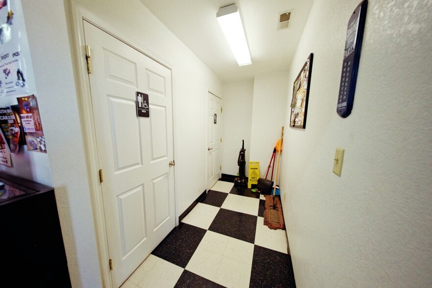 More Photos Of 1345 Callahan Dr, Knoxville Distribution For Sale