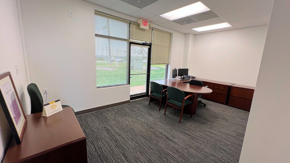 More Photos Of 702 Brawley School Rd, Mooresville Storefront Retail Office For Lease
