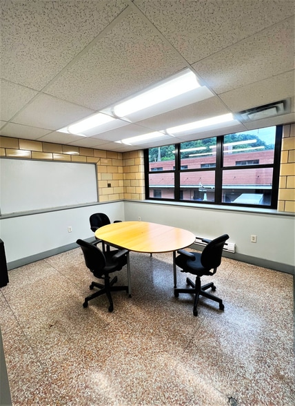 More Photos Of 1601 Marys Ave, Sharpsburg Office For Lease