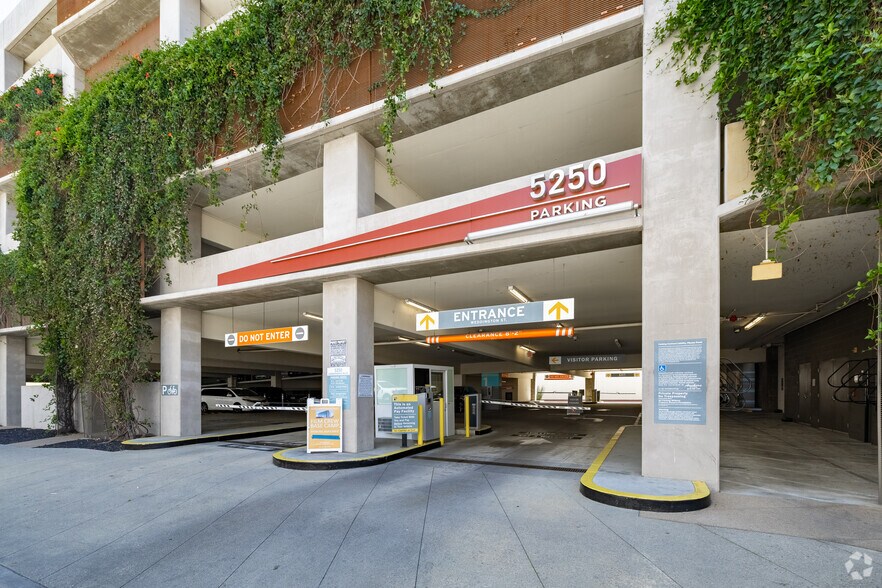 More Photos Of 5250 Lankershim Blvd, North Hollywood Office For Lease