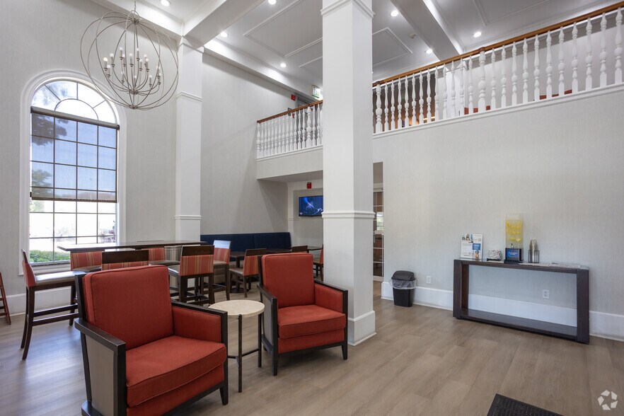 More Photos Of 622 Allegan St, Plainwell Hospitality For Sale