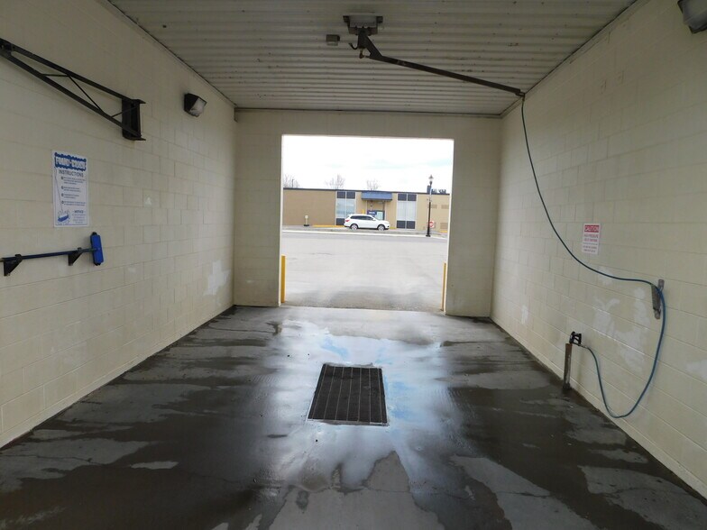 More Photos Of 6 S Main St, Homedale Carwash For Sale