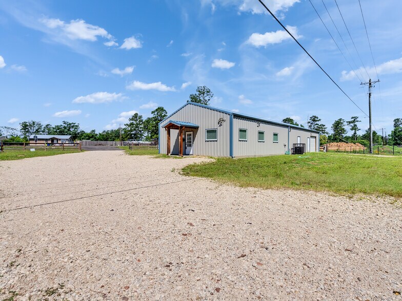 More Photos Of 11395 FM 2432 Rd, Willis Light Manufacturing For Sale