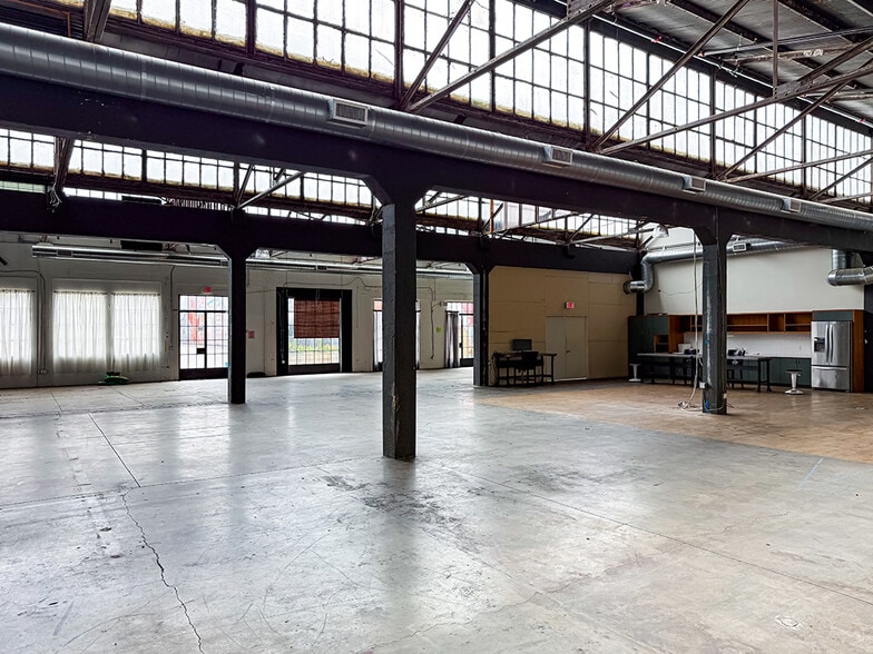 More Photos Of 1726-1756 N Spring St, Los Angeles Warehouse For Lease