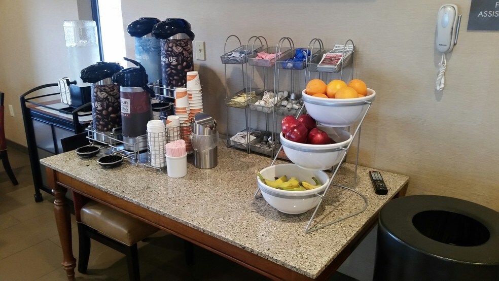 More Photos Of 1423 S US Old Highway 75, Sabetha Hotel For Sale