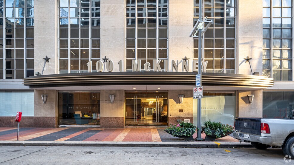More Photos Of 1001 McKinney St, Houston Office Residential For Lease