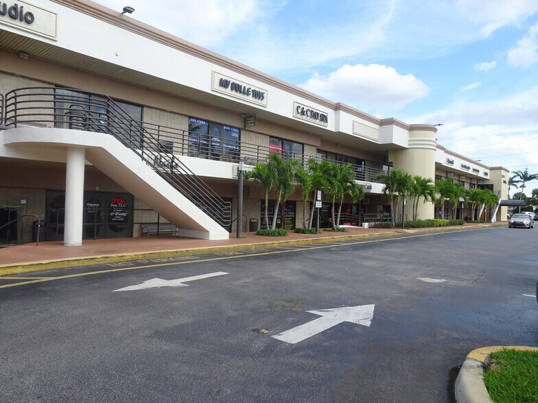 More Photos Of 21065-21073 Powerline Rd, Boca Raton Unknown For Lease