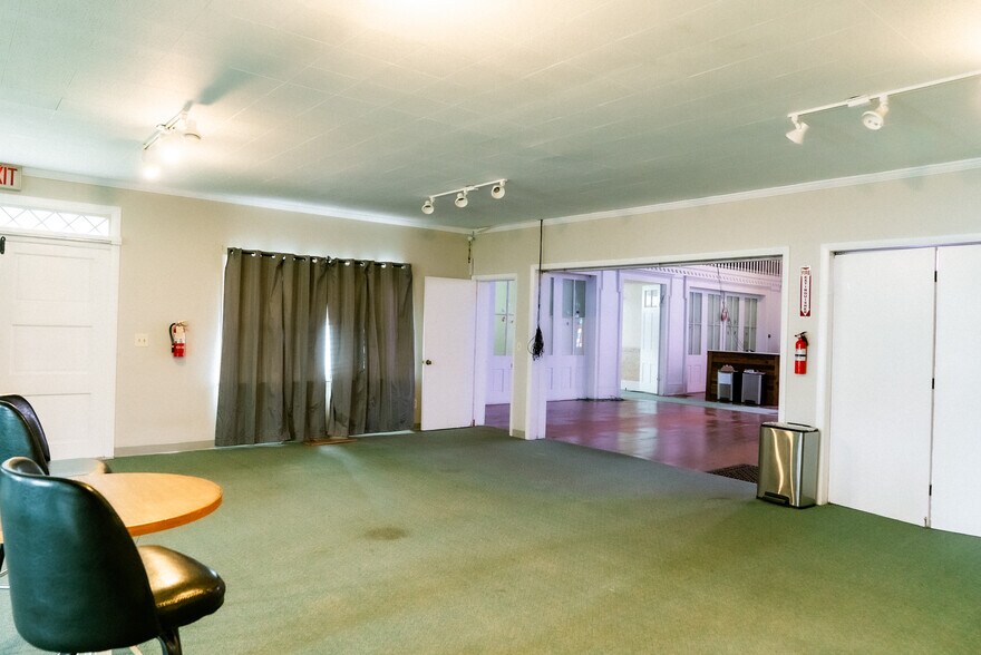 More Photos Of 13790 Main st, Sedalia Flex For Sale