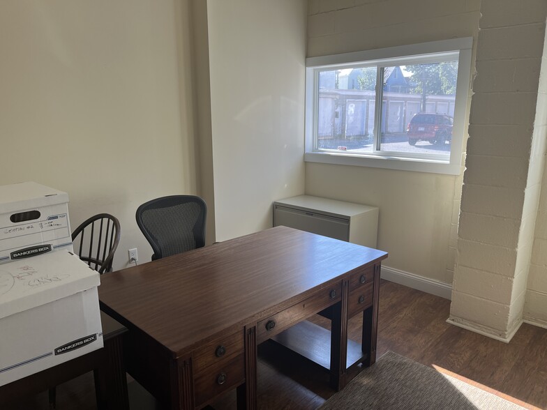More Photos Of 65 Congress St, Salem Light Manufacturing For Lease