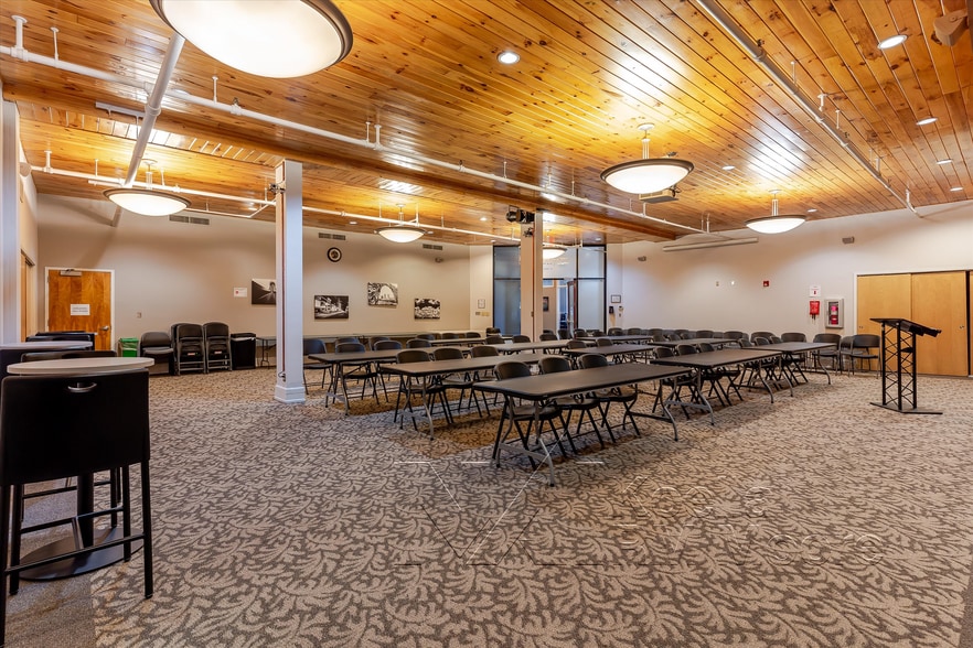 More Photos Of 17 Market Sq, Knoxville Storefront Retail Office For Sale