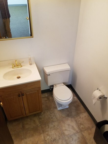 More Photos Of 701 E Irving Park Rd, Roselle Office For Lease