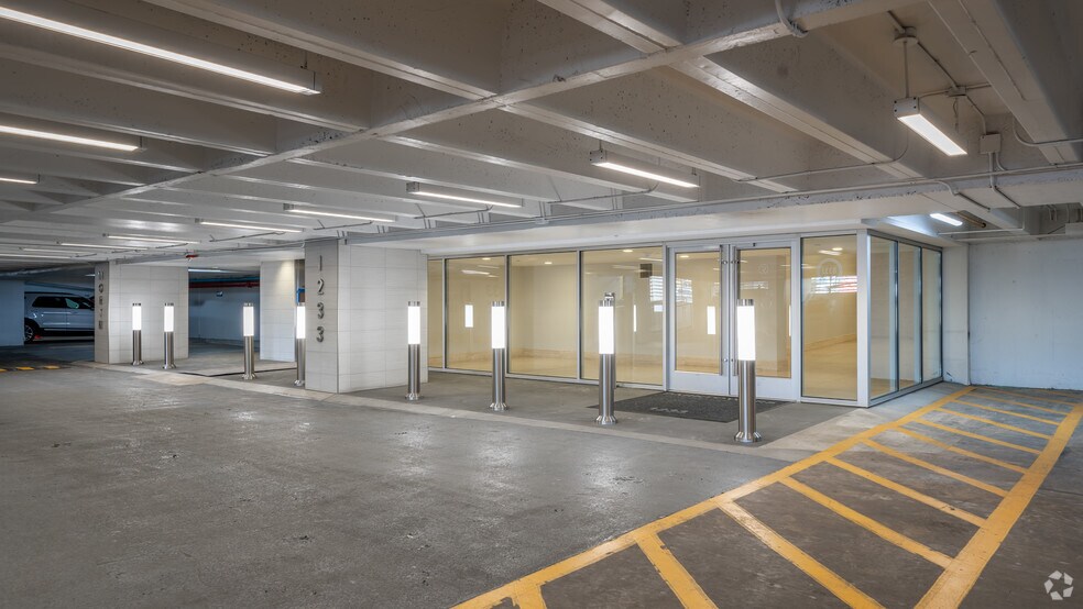 More Photos Of 1233 West Loop S, Houston Office For Lease