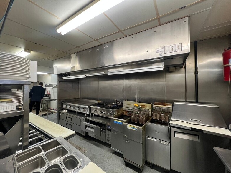 More Photos Of 322 SW 25th St, Oklahoma City Restaurant For Lease