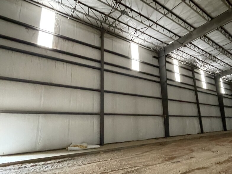 More Photos Of 130 Park Dr, Baxley Manufacturing For Lease
