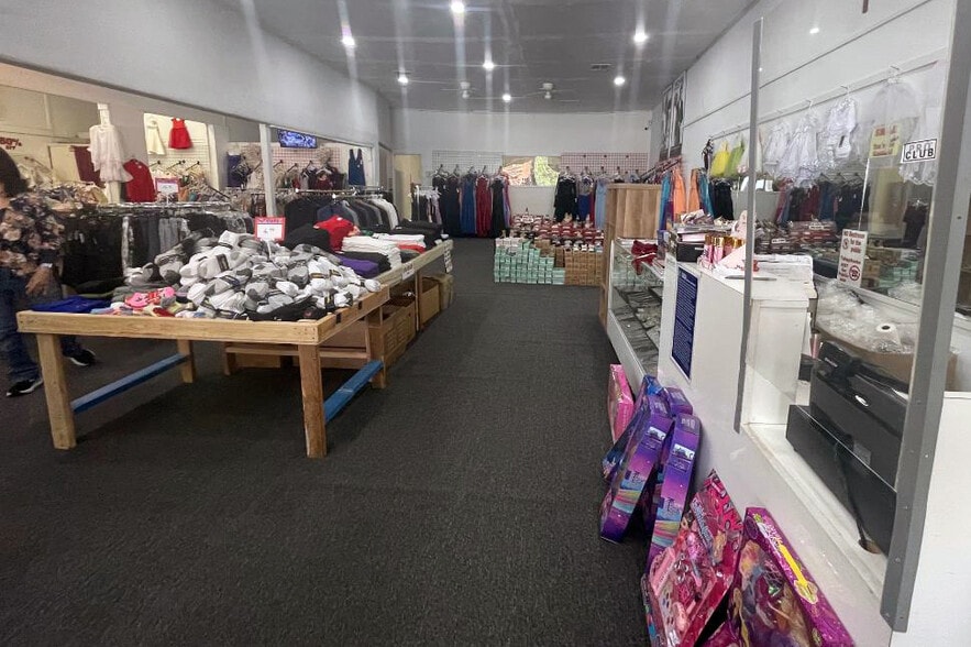 More Photos Of 254 N Broad St, Globe Storefront Retail Office For Sale