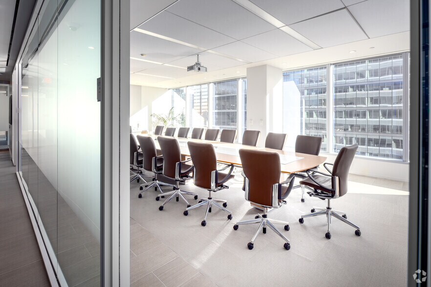 More Photos Of 333 Bay St, Toronto Office For Sale